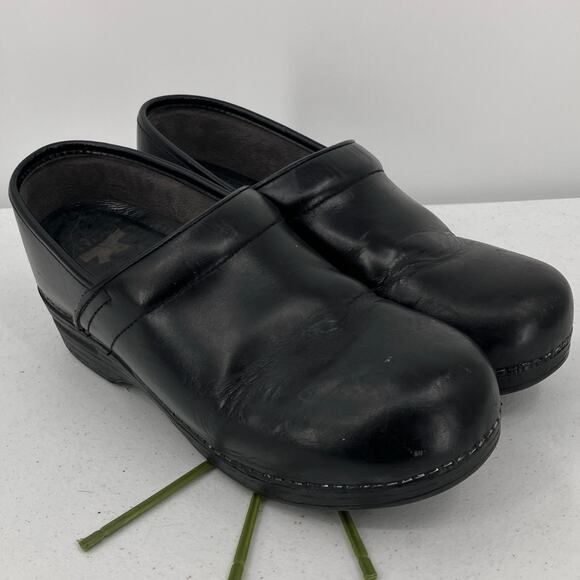 Dansko Black Slip On Nurse Work Leather Heeled Full Back Comfort Clog Shoes - Picture 1 of 12
